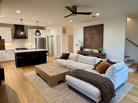 3rd image of 828A Watts Ln