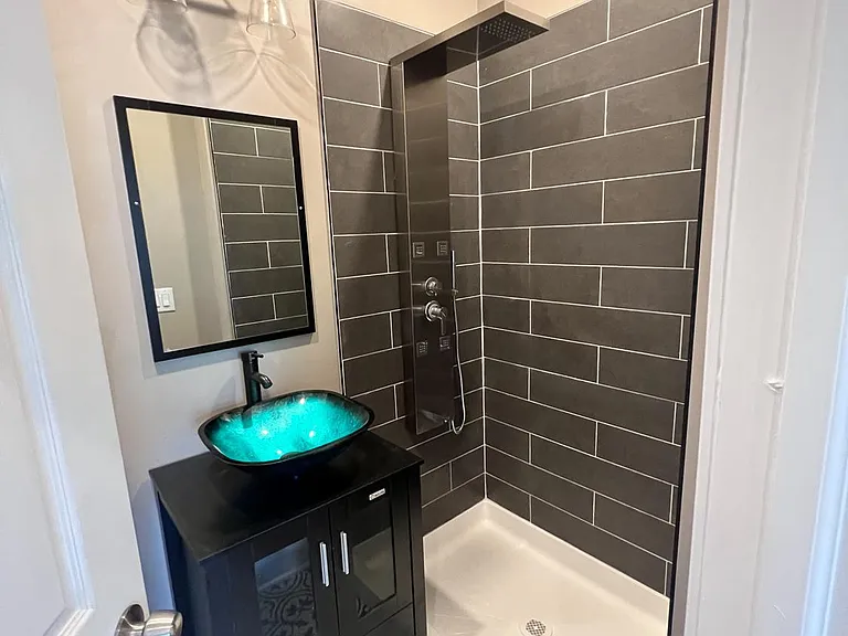 1429 W Diamond St #1R — Photo 10