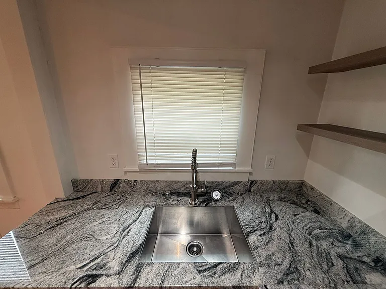 324 - Pelto Properties, LLC — Photo 17