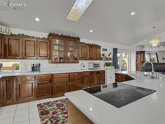 5th image of 4915 Turquoise Dr
