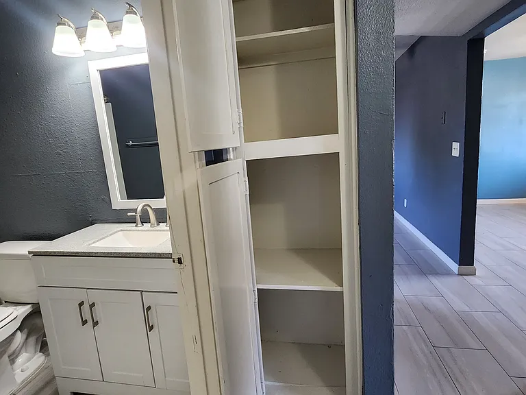 143 S Doran #202 — Photo 10