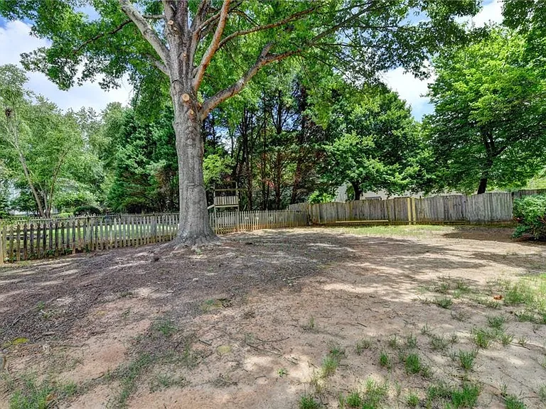 340 Waddington Trl — Photo 48