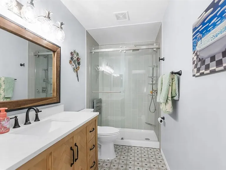 6029 Bayway Ct — Photo 23