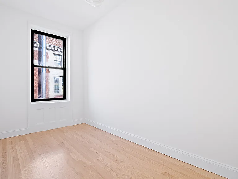 332 E 4th St #56 — Photo 8