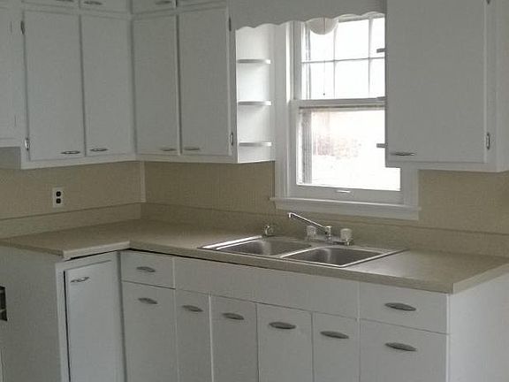 3rd image of 4814 W Bertha St