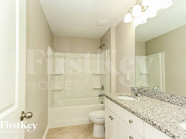3940 Lake Breeze Dr — Photo 14
