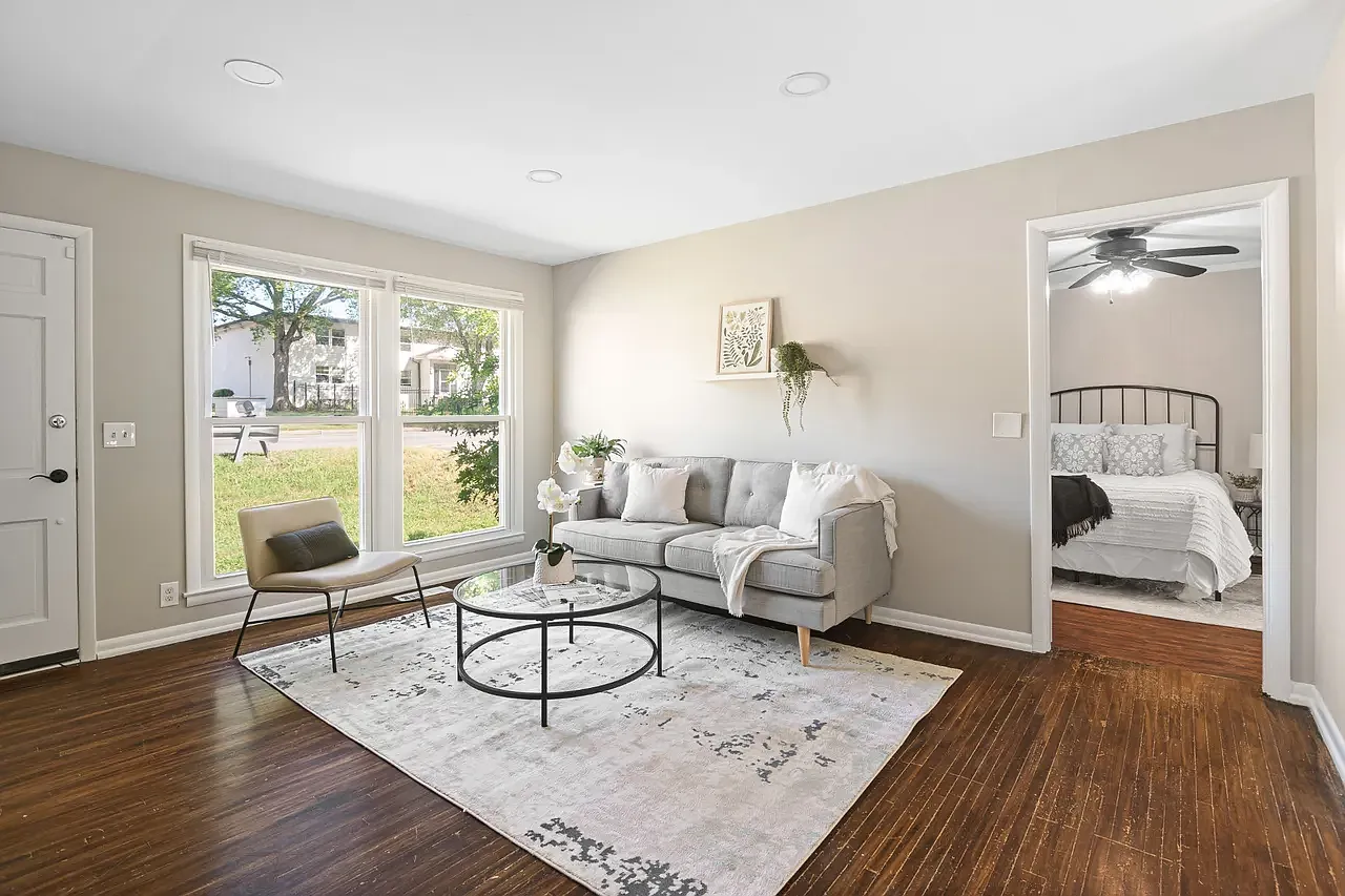 4 bed, 1325 sqft, $2,495 — Photo 4