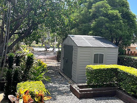 4th image of 68-1853 Puu Nui St