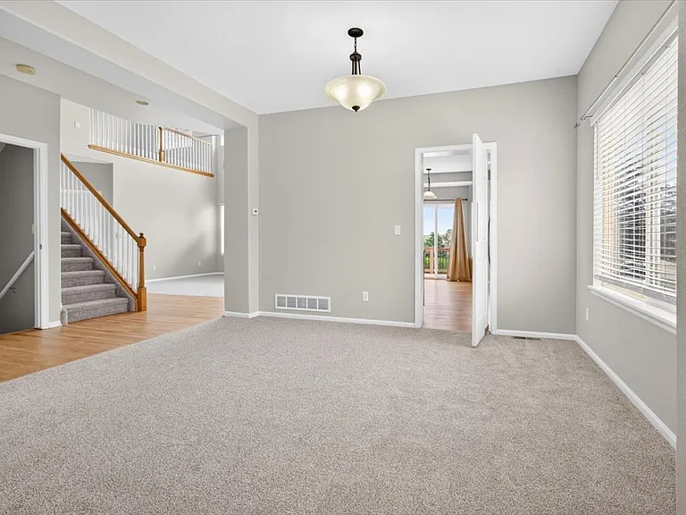 11572 Pine Hill St — Photo 6