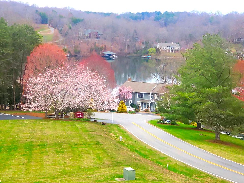 1st image of 114 Waterside Dr #B3