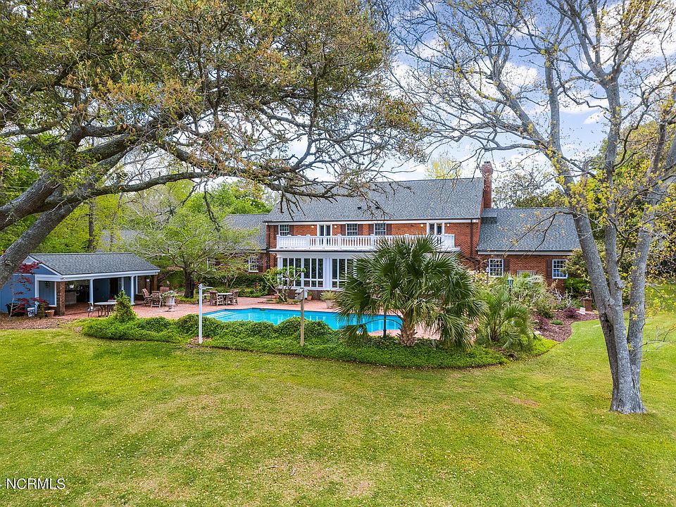 1st image of 130 Harbour Drive