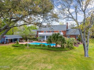 130 Harbour Dr, Hubert, NC 28539