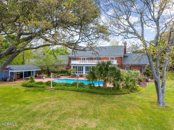 130 Harbour Drive, Hubert, NC 28539