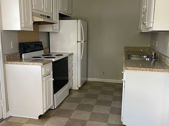 3rd image of 126 Brainerd Ave