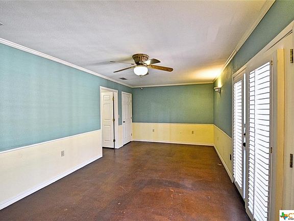 3rd image of 1155 Fm 2722 Unit B