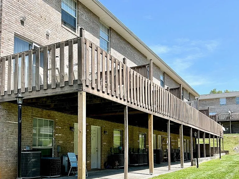 Lakeland Hills Apartment Homes — Photo 27