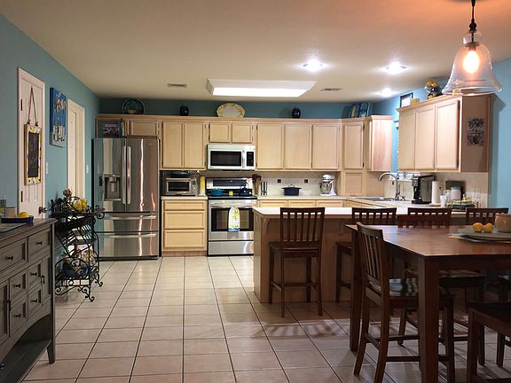 4th image of 320 Pepper Tree Ln