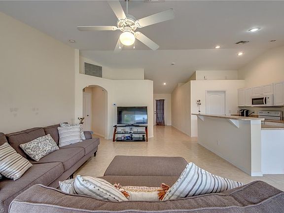 4th image of 1406 NE 10th Ln