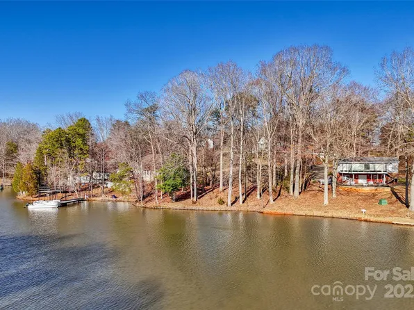 2212 Holly Ln, Shelby, NC 28150