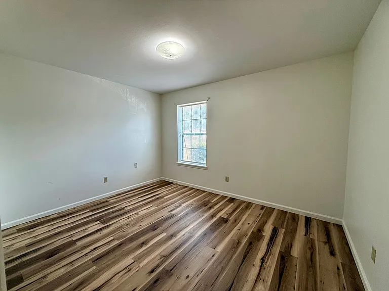 601 Bertig St — Photo 10