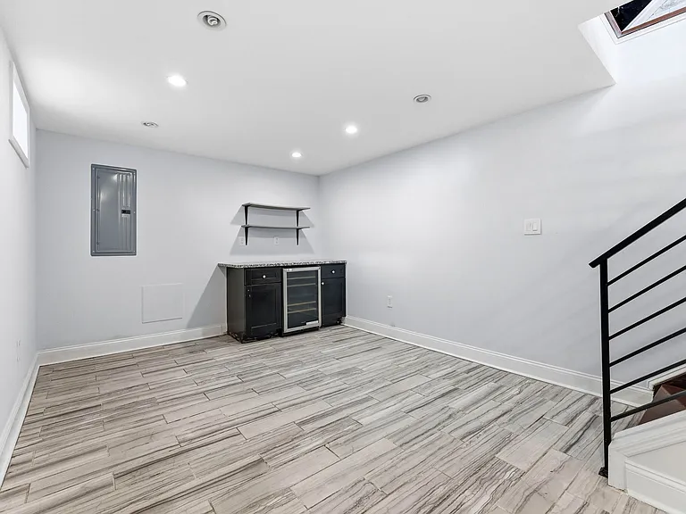 2100 Cross St — Photo 24