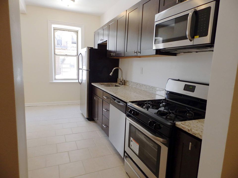 1st image of 313 Brightwater Ct APT 3A