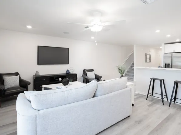 2764 Walden Town Cir, Plant City, FL 33566