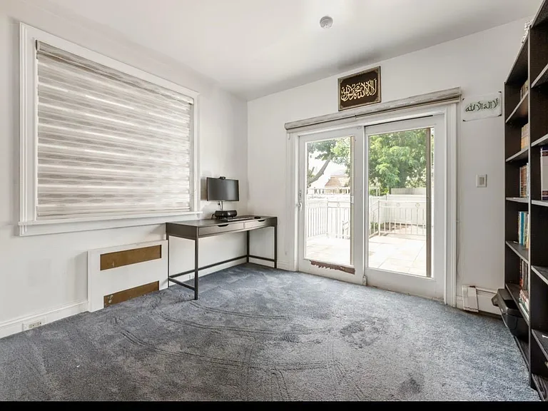 16711 81st Ave — Photo 29
