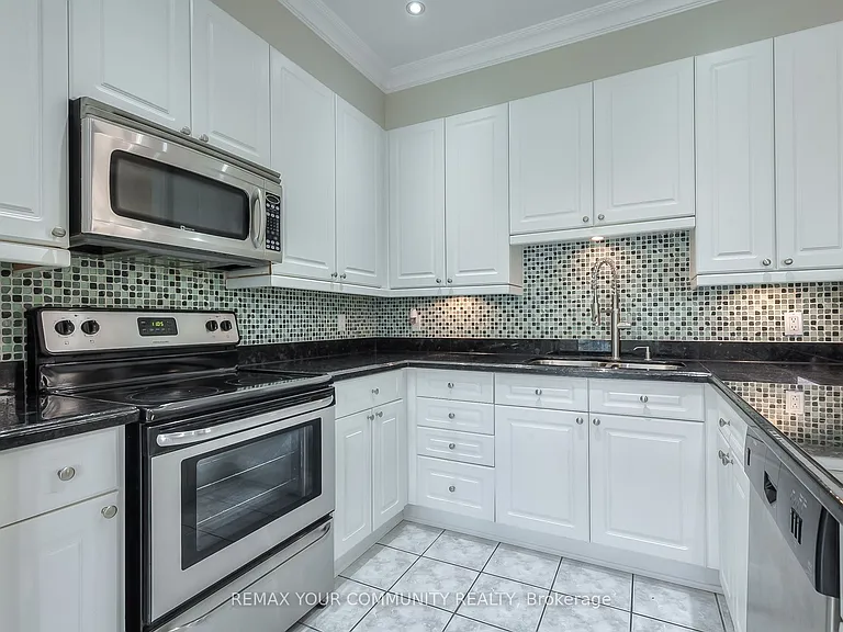 222 Kayla Cres #UPPER — Photo 12
