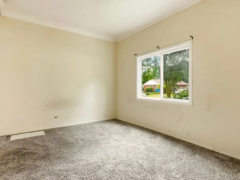 123 Woodside Ln — Photo 9