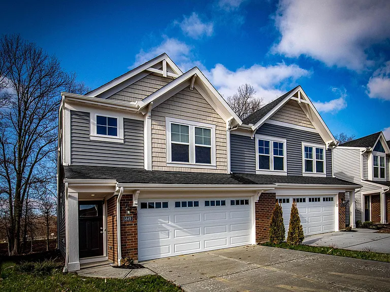 5849 Parkview Ln — Photo 3