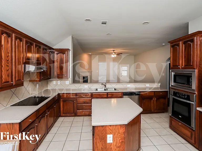 3260 Serpis — Photo 6