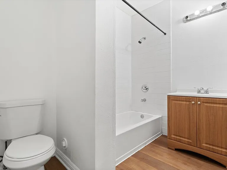 6403 1/2 S Vermont Ave #2 — Photo 13