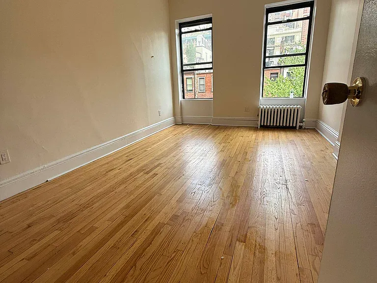 113 W 70th St #5B — Photo 3
