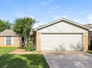 1812 Hunting Green Dr, Fort Worth, TX 76134
