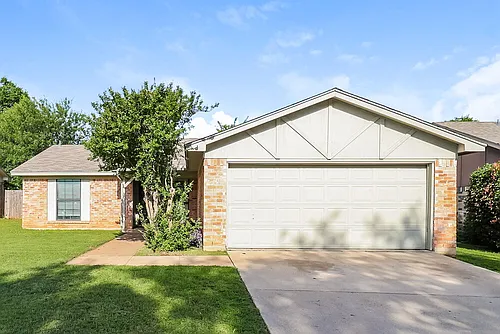 1812 Hunting Green Dr Photo 1
