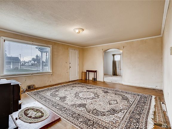 2nd image of 620 Park Ave