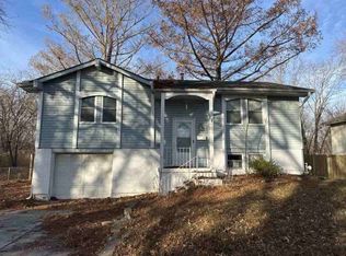 11946 Smalley Ave, Grandview, MO 64030