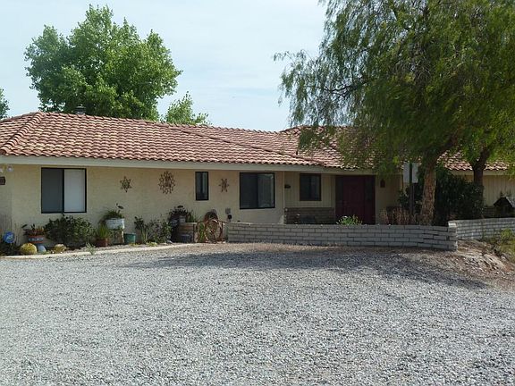 2nd image of 355 W Cottonwood Ln