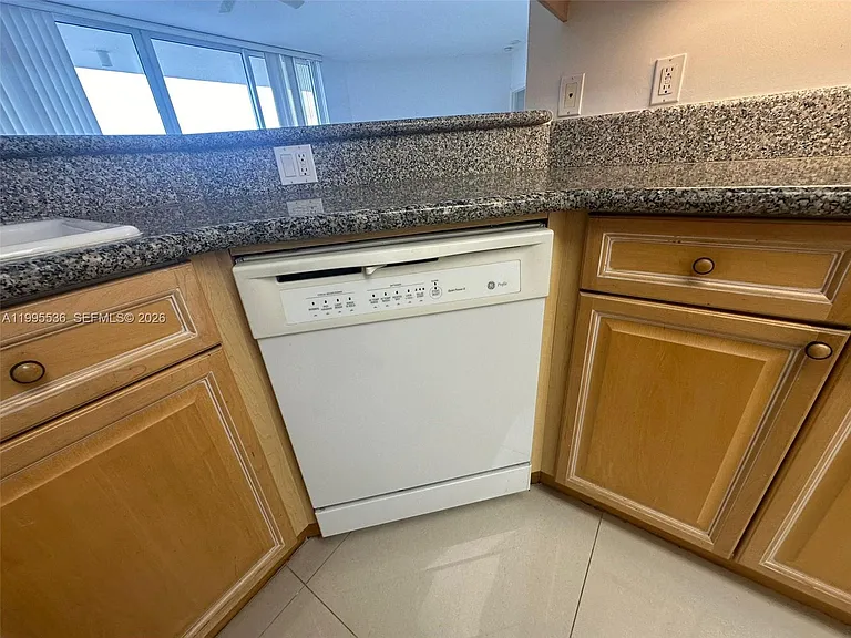 6001 N Ocean Dr #503 — Photo 36