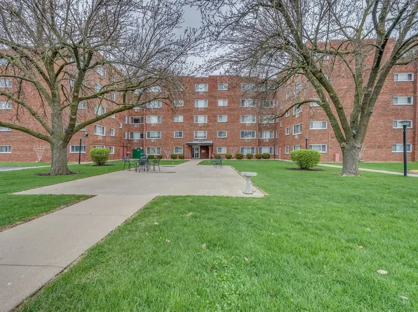 222 Madison St Unit 214, Joliet, IL 60435