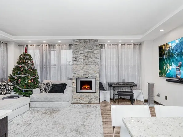 45 Oceana Dr E APT 4G, Brooklyn, NY 11235