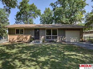 7748 S Hazelwood Dr, Lincoln, NE 68510
