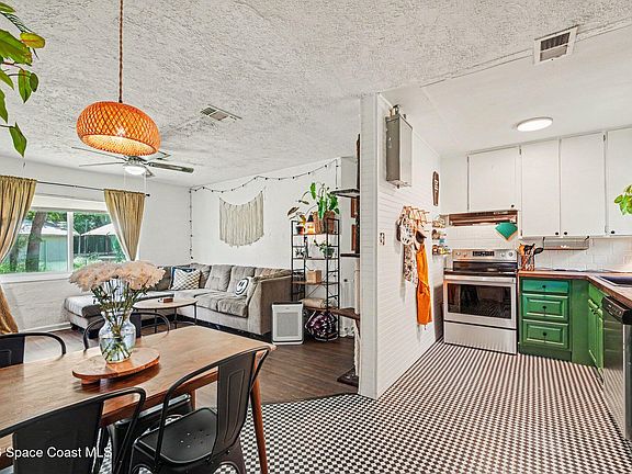 4th image of 209 Plumosa Dr