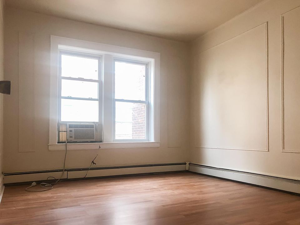 1st image of 502 Tremont Ave #4