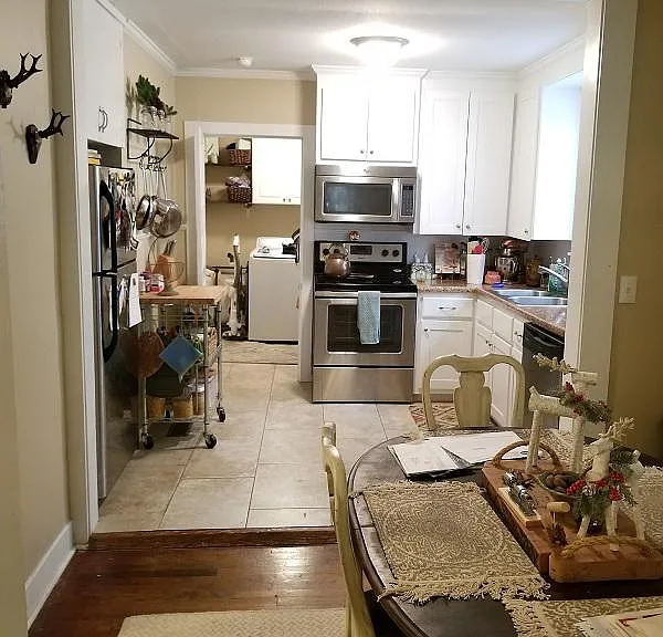 528 Whitfield St — Photo 6