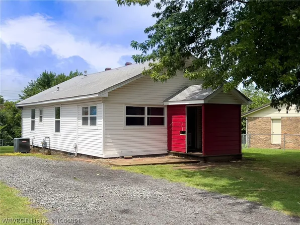 404 Loy Ave, Arkoma, OK 74901