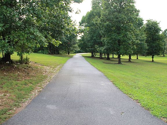 Beautiful Drive to property