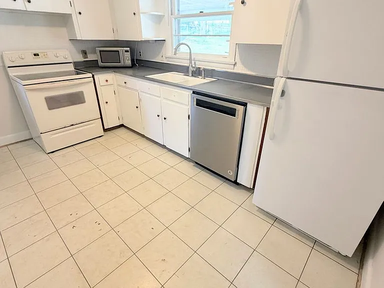 2229 Taylor Farm Rd — Photo 3