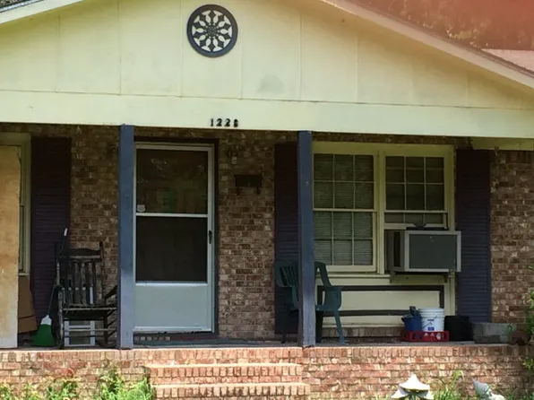 1228 Carter Ave, Nashville, GA 31639